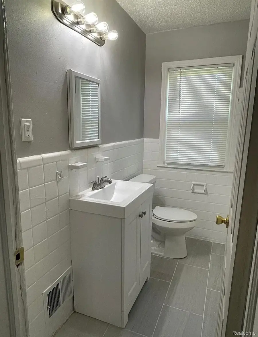 15099 Coyle ST E, Detroit, MI 48227 - #3