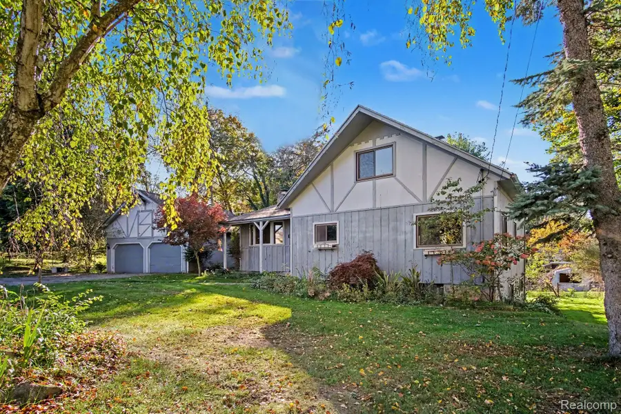 210 Short ST SE, Caledonia, MI 49316 - #2