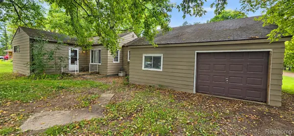 4150 S Center RD, Burton, MI 48519