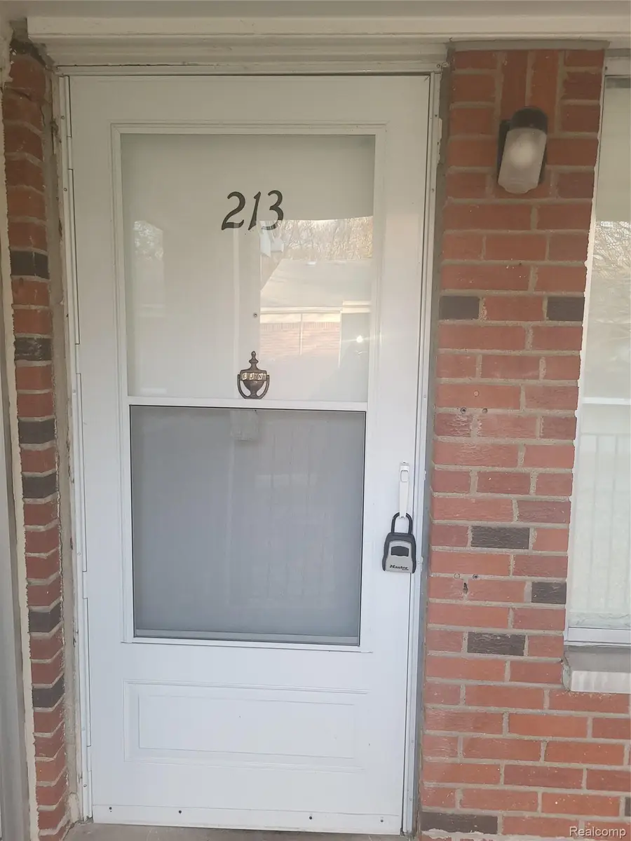 19160 Winston ST  # 213, Detroit, MI 48219 - #3