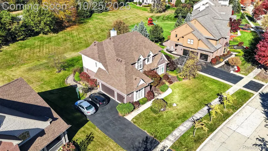 30339 Pennington LN, Novi, MI 48377 - #3