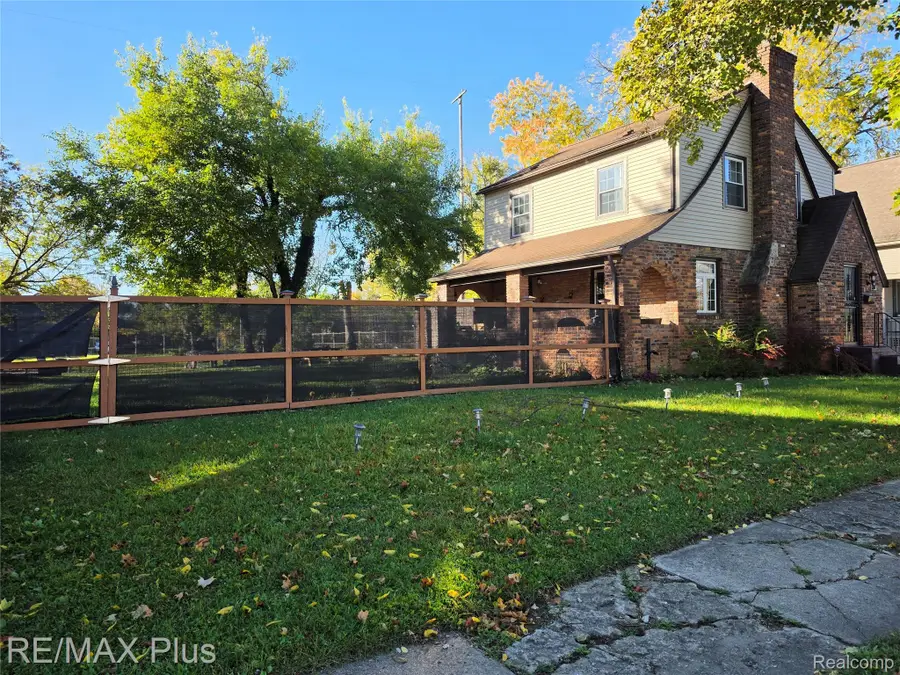 317 W Witherbee ST, Flint, MI 48503 - #3