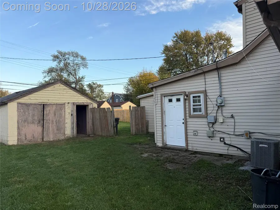 6305 W Sylvia ST W, Taylor, MI 48180 - #3