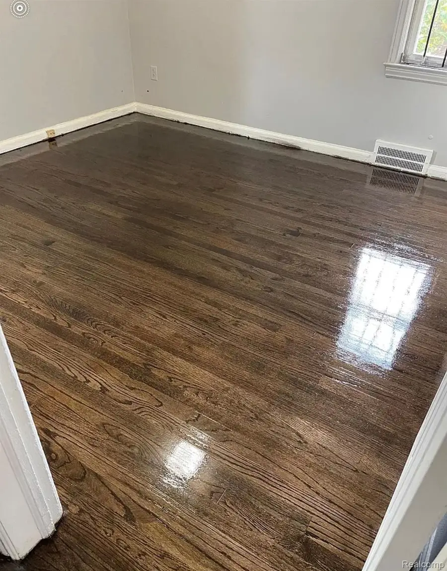 10338 Balfour RD E, Detroit, MI 48224 - #2