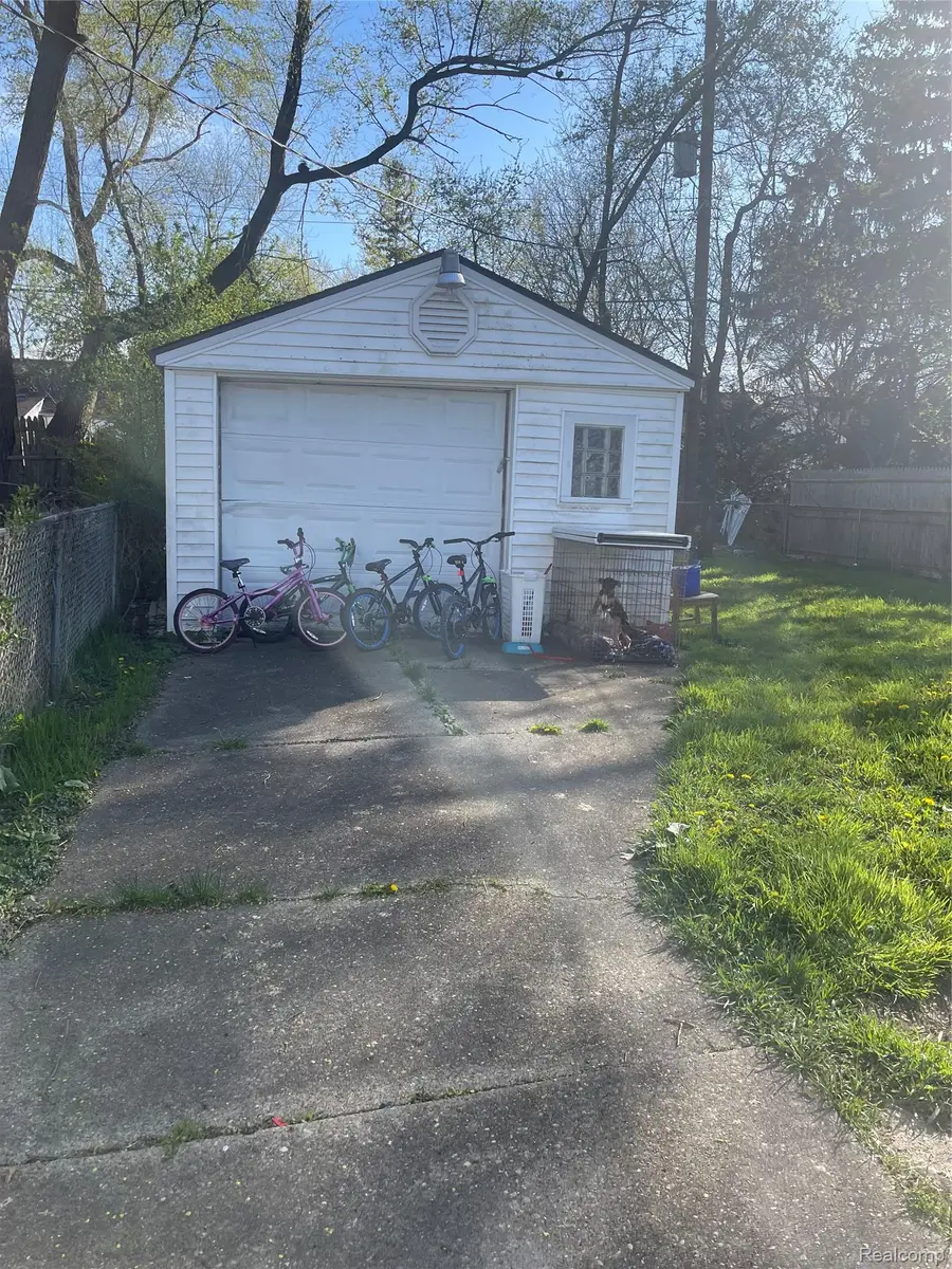 19734 Kingsville ST E, Detroit, MI 48225 - #2