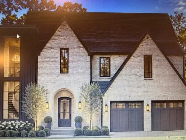 2336 Vinsetta BLVD, RoyalOak, MI 48073