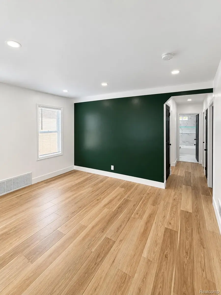 8855 Stout ST, Detroit, MI 48228 - #3