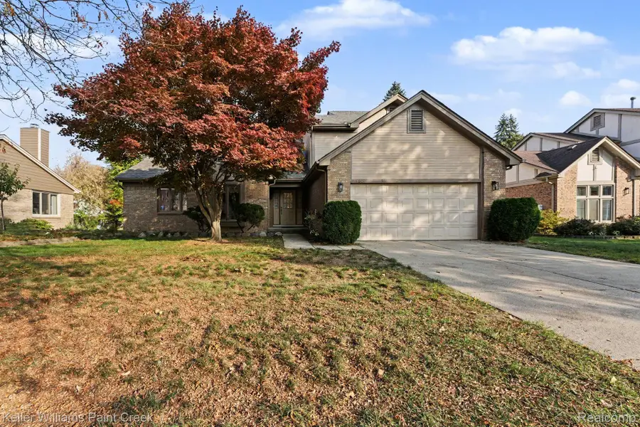 4894 Pickford DR, Troy, MI 48085 - #2