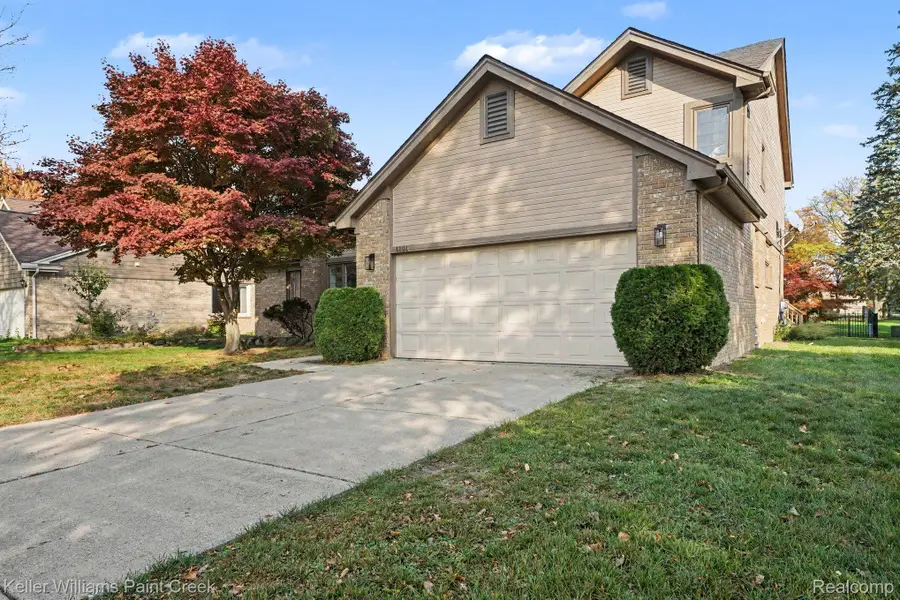 4894 Pickford DR, Troy, MI 48085 - #3