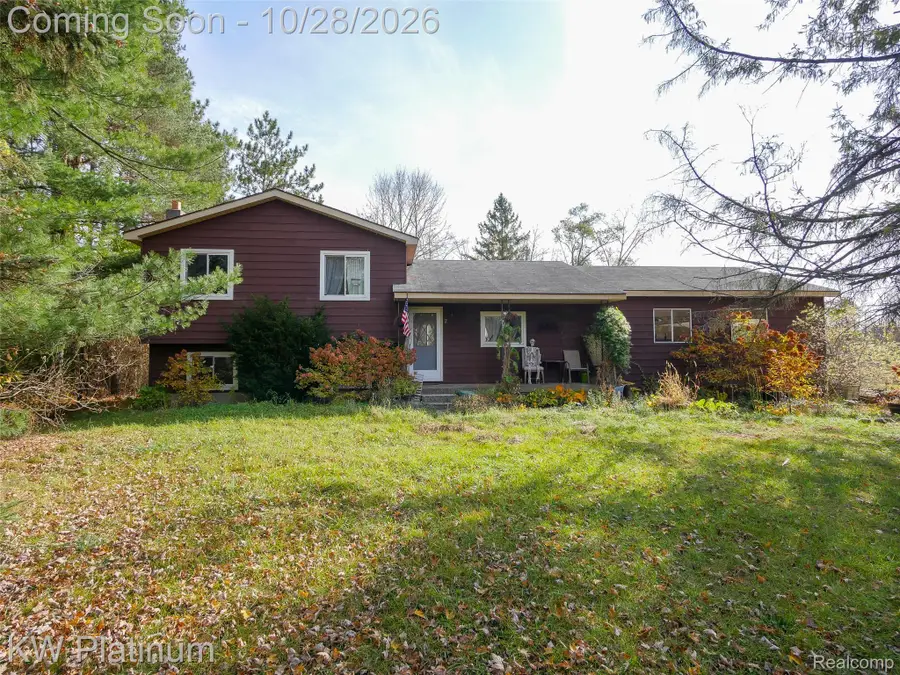2533 S Lake Pleasant RD, Metamora, MI 48455 - #2