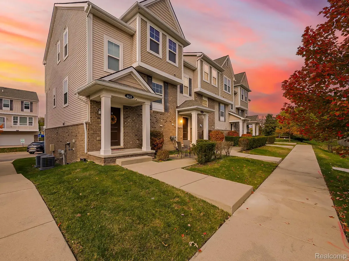 4632 Bradley CIR, Troy, MI 48085 - #1