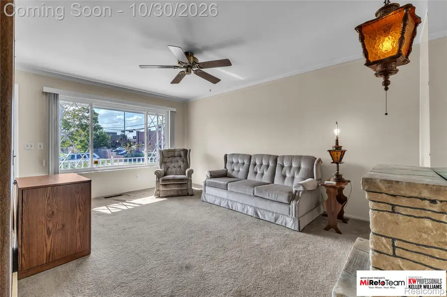 21515 Broadway ST, Saint Clair Shores, MI 48080 - #3