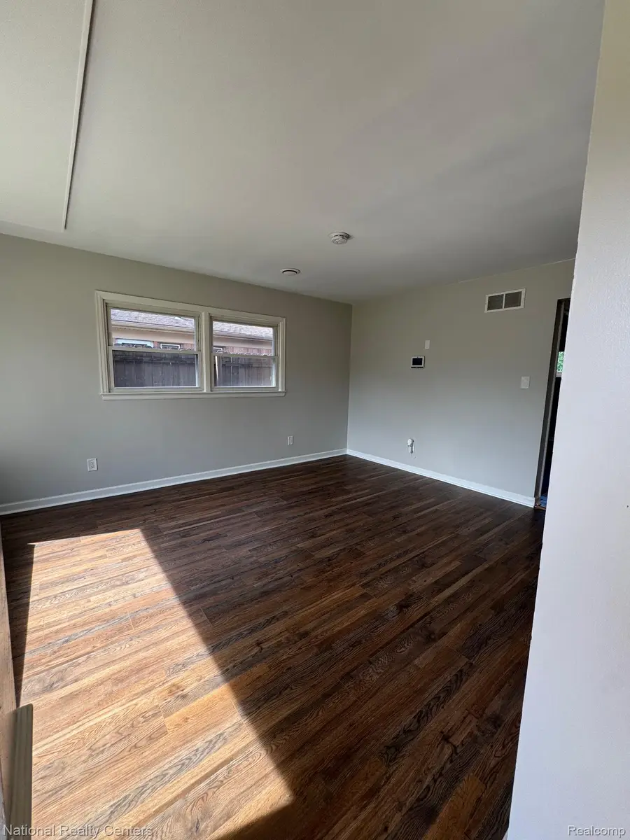 28111 BRENTWOOD ST, Southfield, MI 48076 - #3