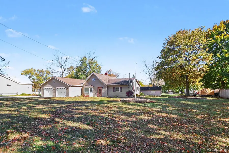 8346 Woolfit AVE, Mount Morris, MI 48458 - #3