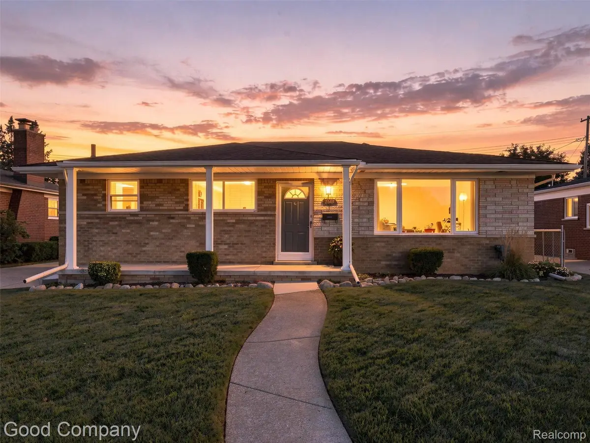 28627 Los Olas Dr. DR, Warren, MI 48093 - #1