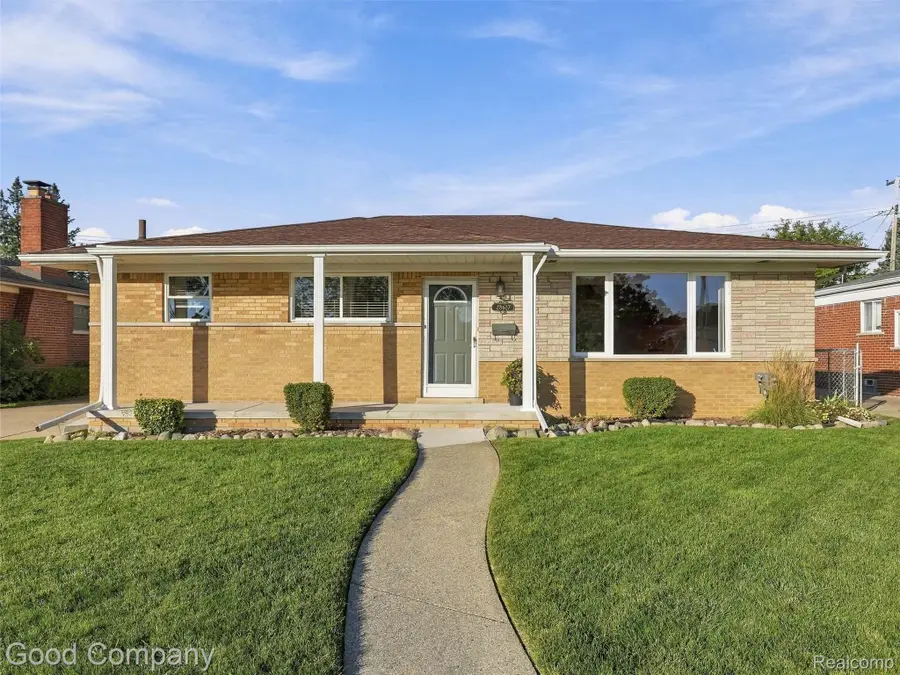 28627 Los Olas Dr. DR, Warren, MI 48093 - #2