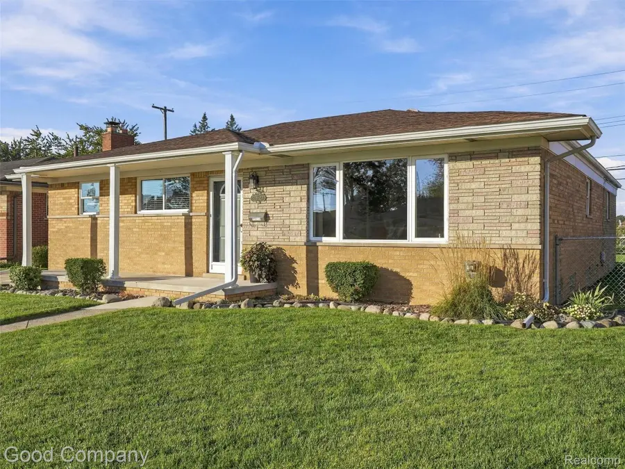 28627 Los Olas Dr. DR, Warren, MI 48093 - #3