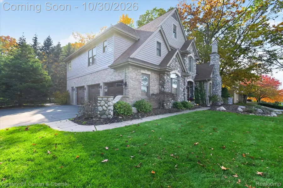6307 Wildwood LN, West Bloomfield, MI 48324 - #2