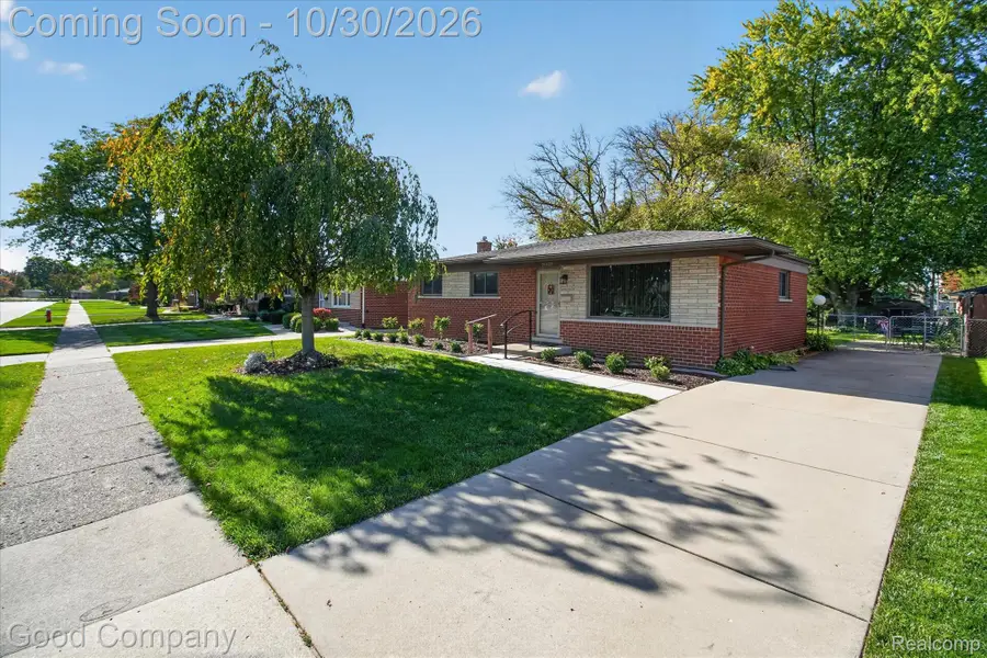 28421 Bradner DR, Warren, MI 48088 - #2
