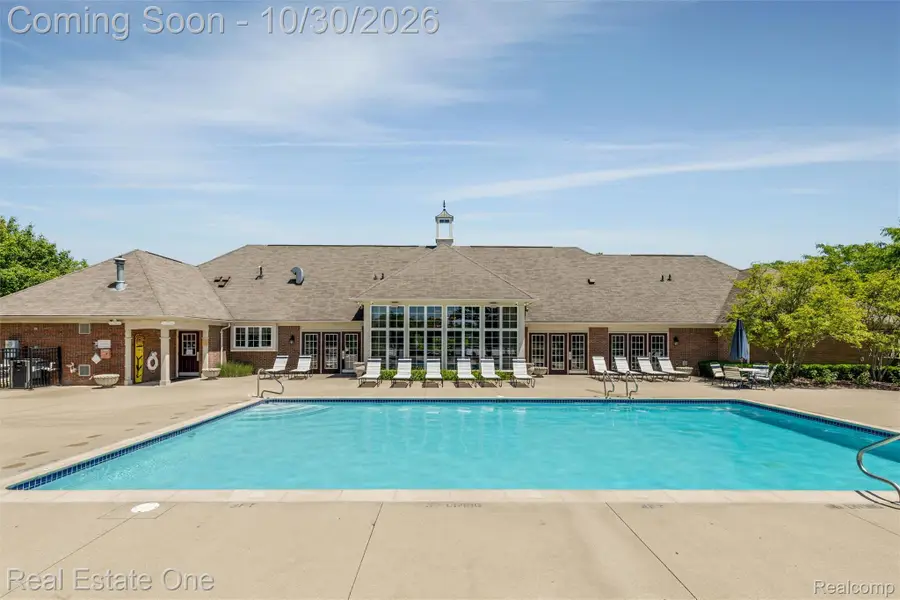 28185 Belmonte DR, New Hudson, MI 48165 - #2