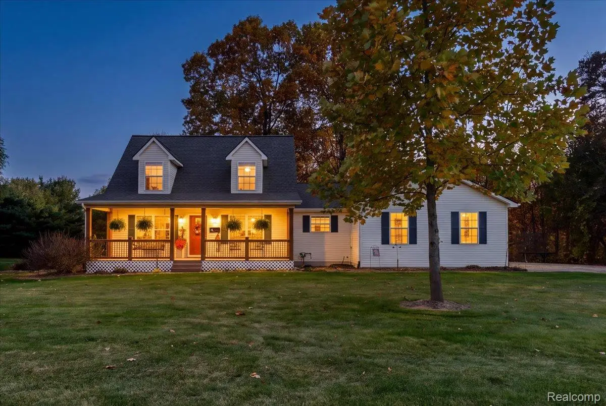 7392 Oceola Farms CT, Howell, MI 48855 - #1