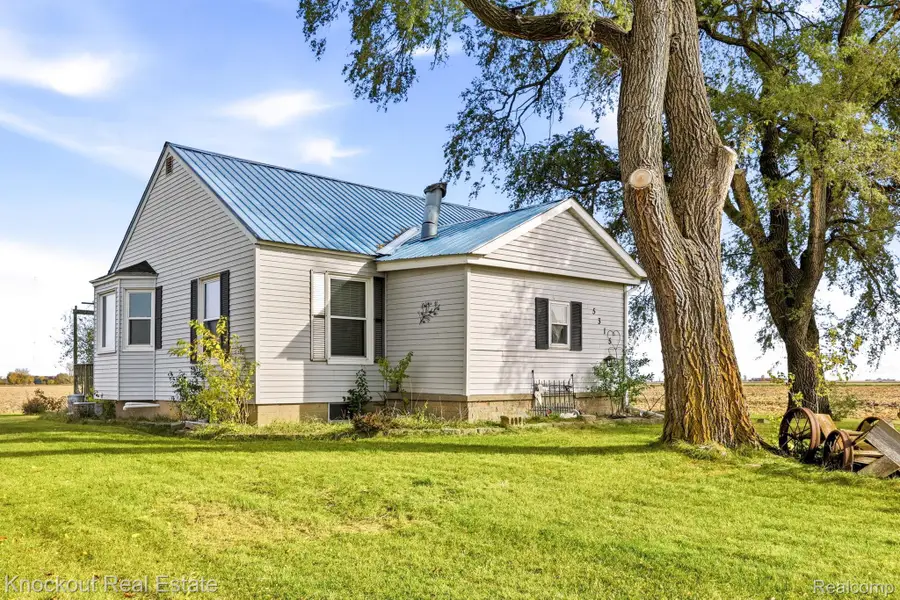 5315 E Washington RD, Saginaw, MI 48601 - #2