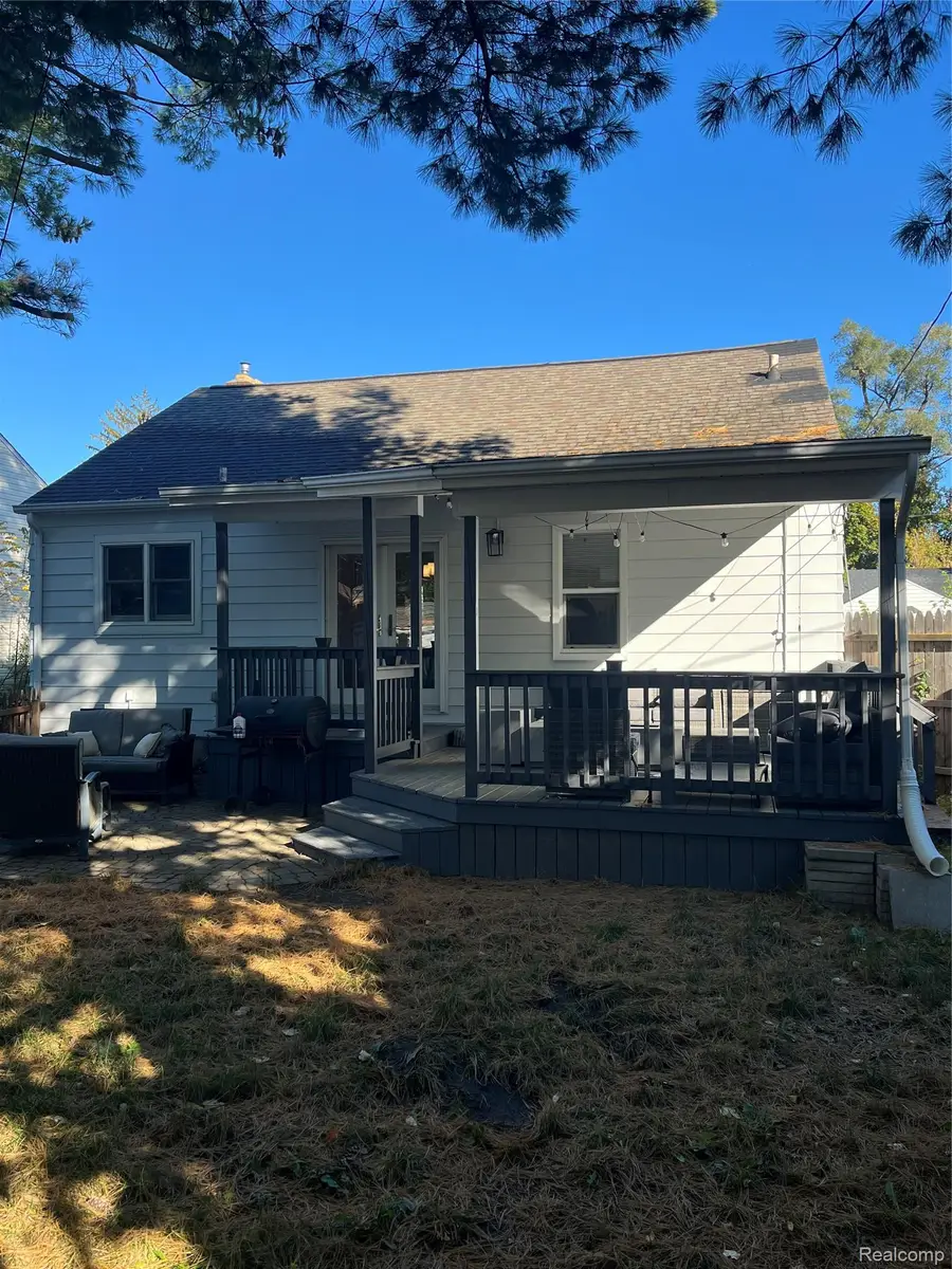 2224 Pierce ST, Flint, MI 48503 - #2