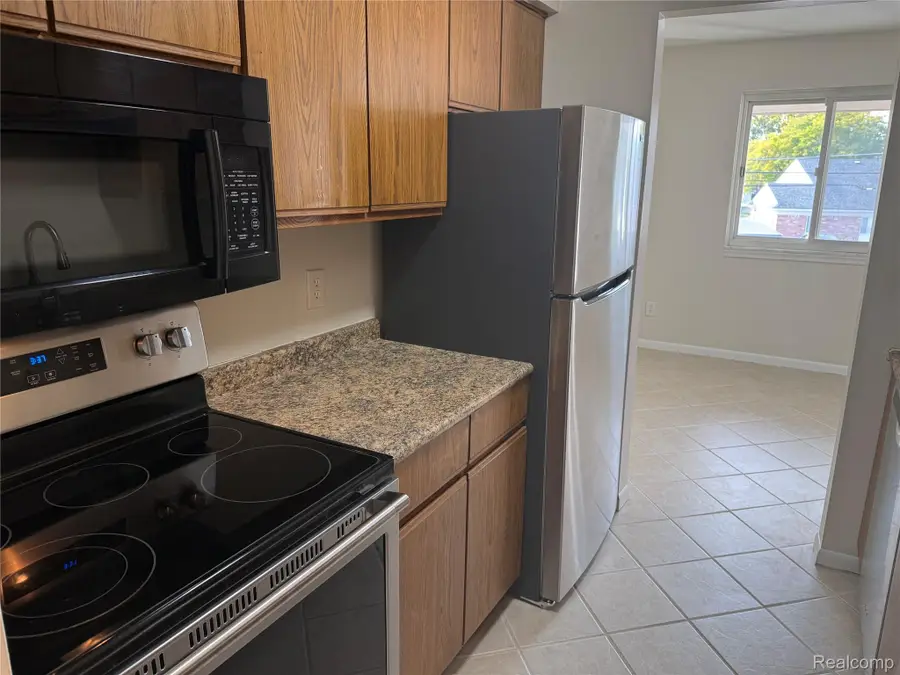 21542 Saint Gertrude ST  # #6, Saint Clair Shores, MI 48081 - #3