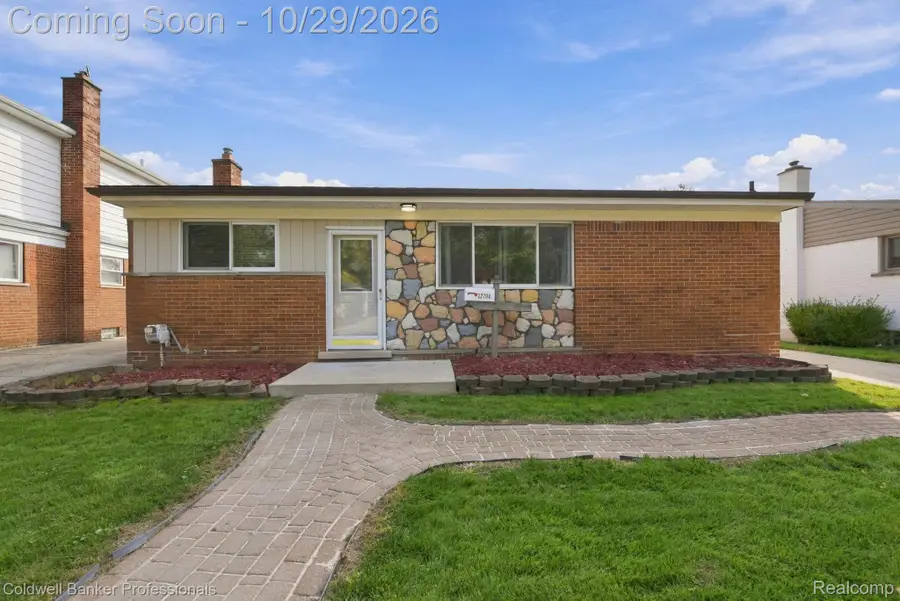 22704 Furton ST, Saint Clair Shores, MI 48082 - #2