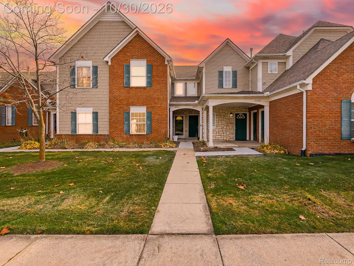54601 Monarch DR, Shelby, MI 48316 - #1