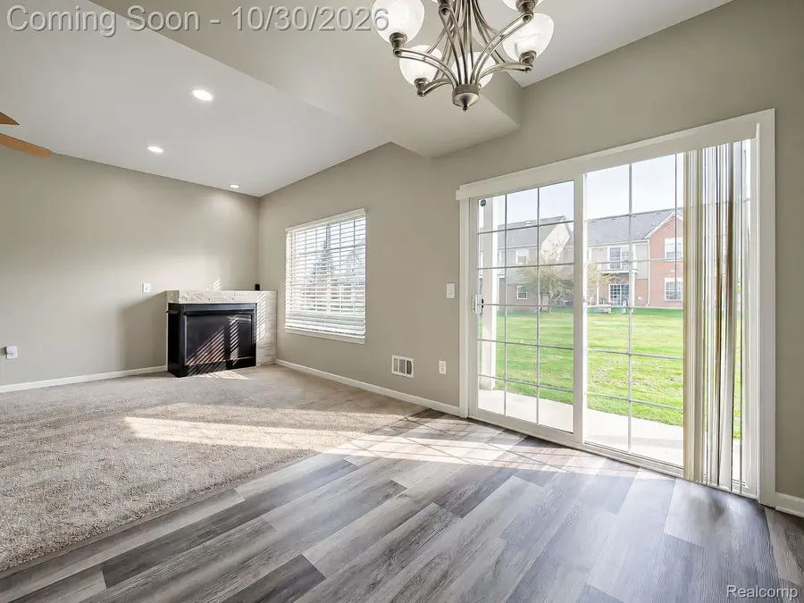 54601 Monarch DR, Shelby, MI 48316 - #2