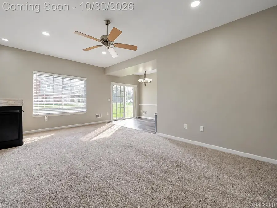 54601 Monarch DR, Shelby, MI 48316 - #3