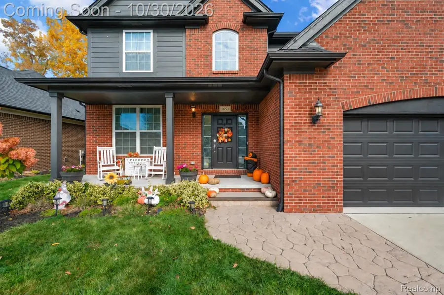 1651 N Lake DR, Troy, MI 48083 - #2