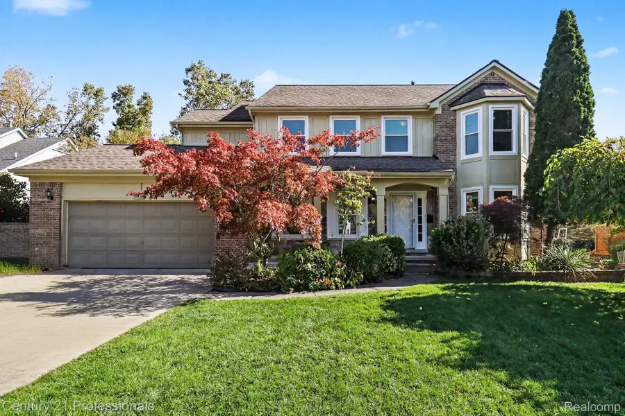 24500 Ridgeview DR, Farmington Hills, MI 48336 - #3