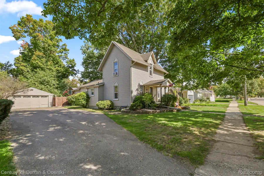 323 E Liberty ST, South Lyon, MI 48178 - #2