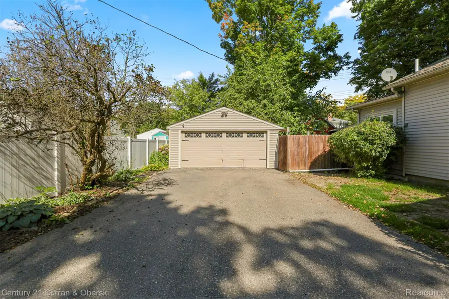 323 E Liberty ST, South Lyon, MI 48178 - #3