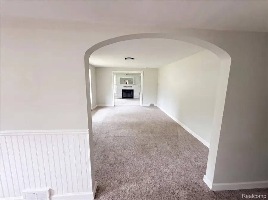 30406 Everett ST, Southfield, MI 48076 - #3
