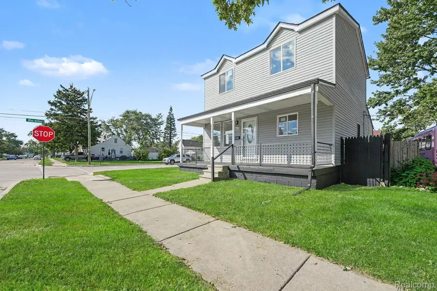 8603 Essex AVE, Warren, MI 48089 - #2