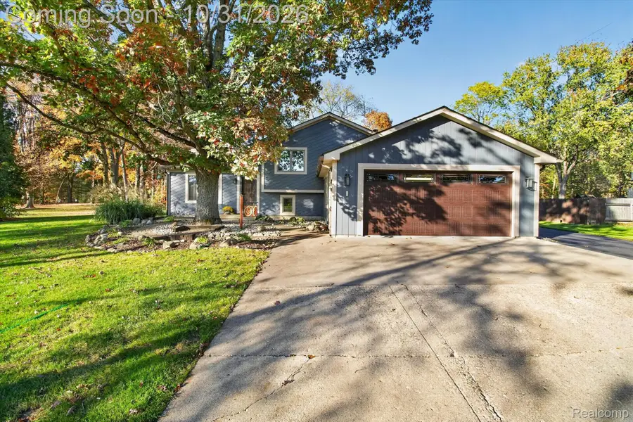 1923 E Davisburg RD, Holly, MI 48442 - #3