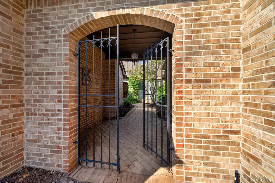 23625 Overlook CIR  # 131, Bingham Farms, MI 48025 - #2