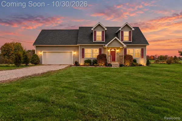 5867 E Hillcrest DR, EatonRapids, MI 48827
