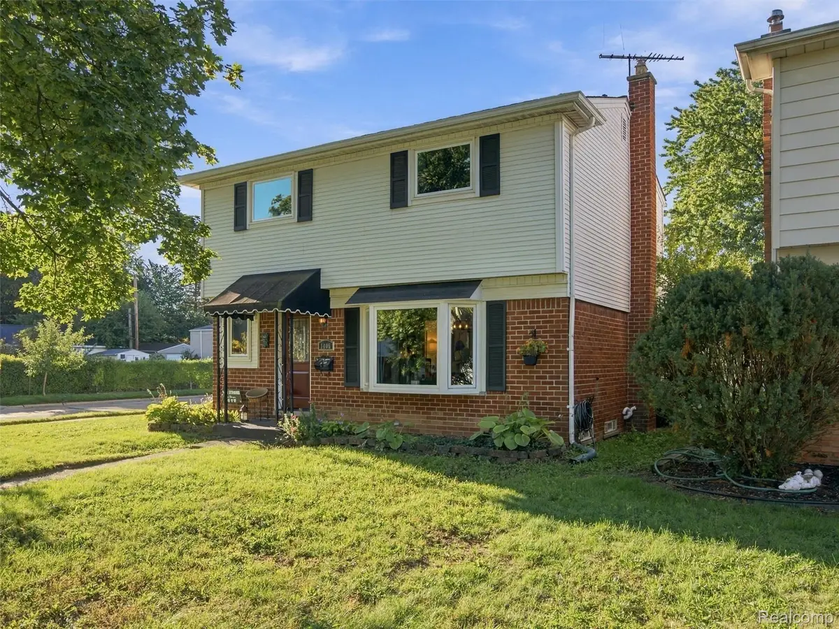 1405 W Elmwood AVE, Clawson, MI 48017 - #1