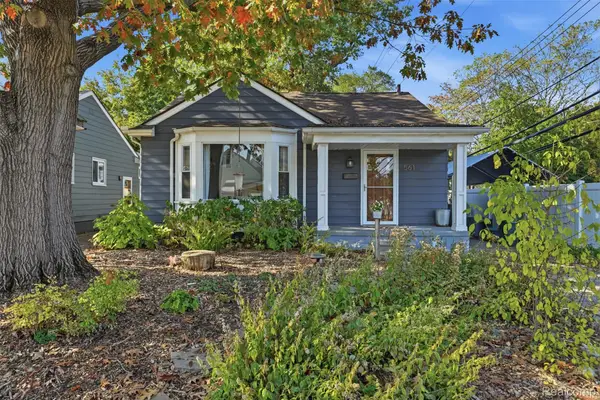 561 Edgewood PL, Ferndale, MI 48220
