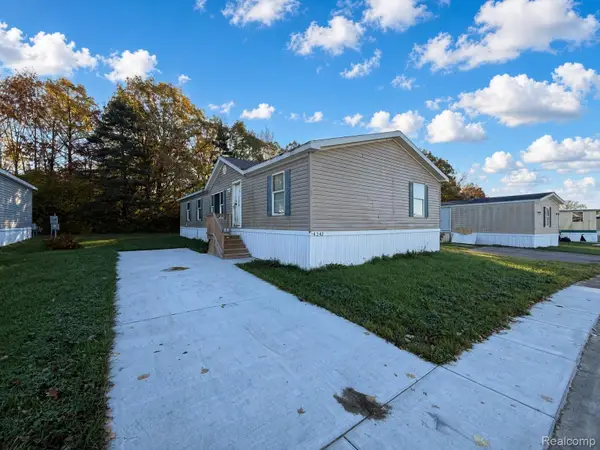 4242 Dolan DR, Flint, MI 48504