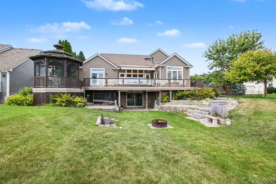 10654 W Braemar, Holly, MI 48442 - #3