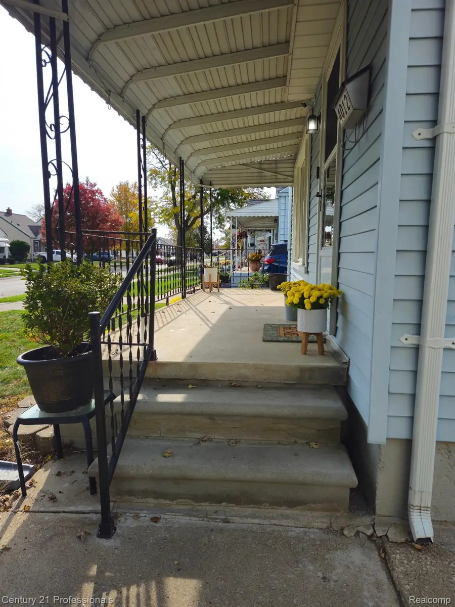 4012 18th ST, Wyandotte, MI 48192 - #2