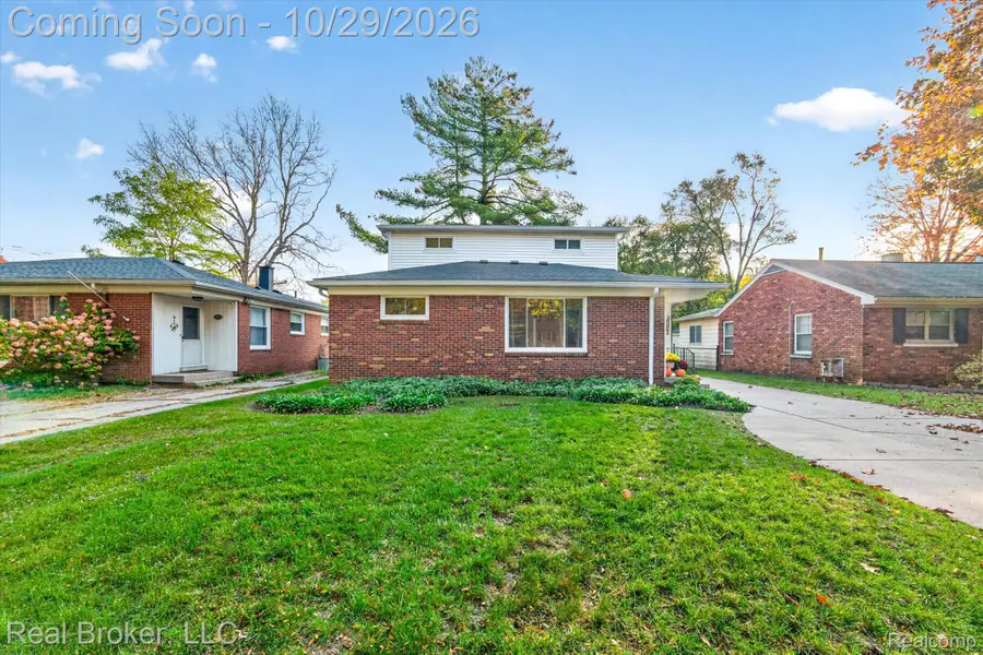 21058 Colwell ST, Farmington Hills, MI 48336 - #3