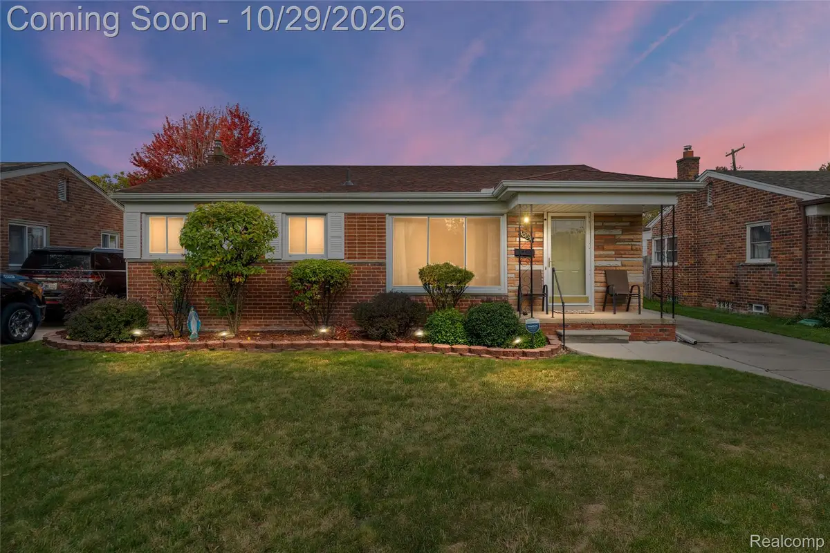 30031 Rosebriar ST, Saint Clair Shores, MI 48082 - #1