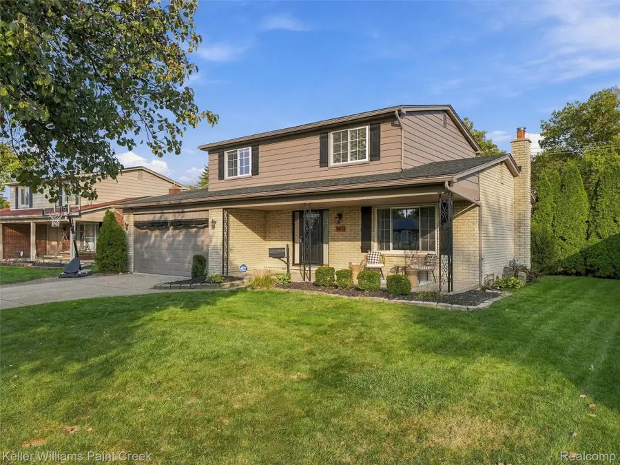 40112 Flagstaff DR, Sterling Heights, MI 48313 - #3
