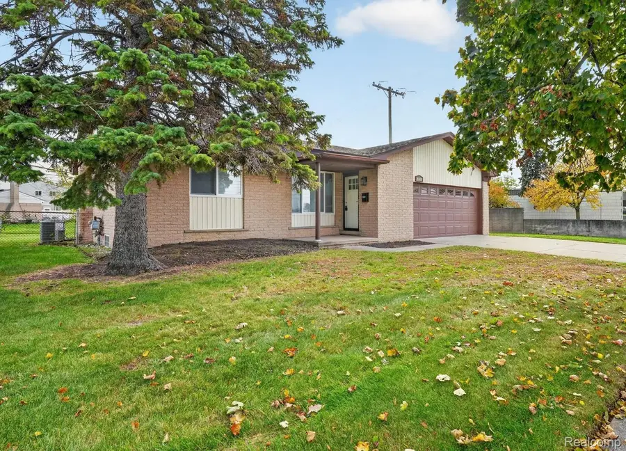 14000 Levan RD, Livonia, MI 48154 - #2